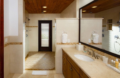 Palm Island Villa | Southern Cross 2-bedroom private villa with pool