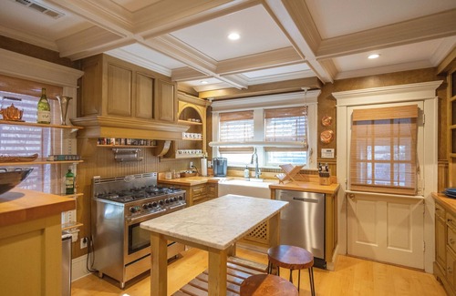 East Midtown House | Southern Elegance in Heart of Memphis