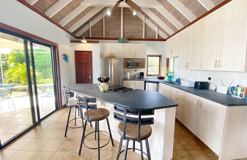 Little Trunk Bay Villa | Southern Gables - Cozy villa with amazing view, 5 min walk to Little Trunk Bay