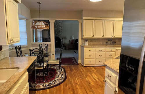 South Tulsa House | Southern Hills Home in Tulsa a Spacious 3+ BR Cozy, Golf, Hospital ORU Rhema