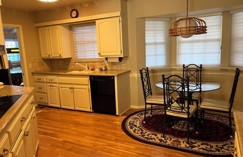 South Tulsa House | Southern Hills Home in Tulsa a Spacious 3+ BR Cozy, Golf, Hospital ORU Rhema