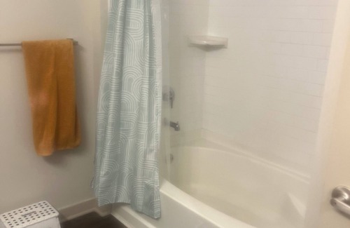 Northlake Apartment | Southern Sanctuary with WiFi and AC in peaceful Tucker.