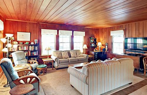 Golden Mile House | Southern Villa