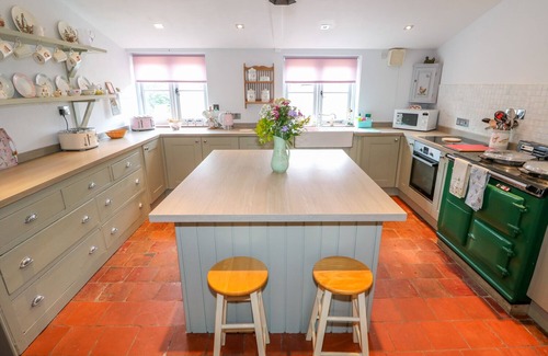 Southrepps Cottage | SOUTHREPPS LODGE, pet friendly, with open fire in Southrepps