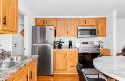Canyon Lake Cabin | Southwestern Modern - Hot Tub - Pet Friendly