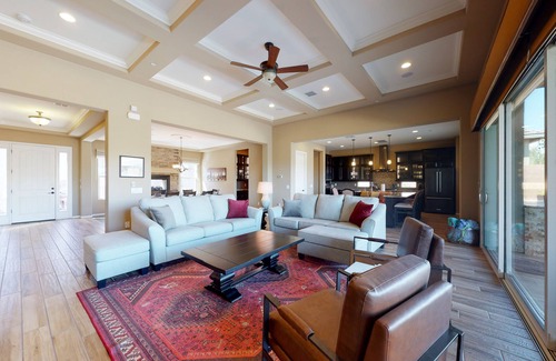 Dove Mountain House | Southwestern stunner with enclosed yard, pool, putting green, & grill