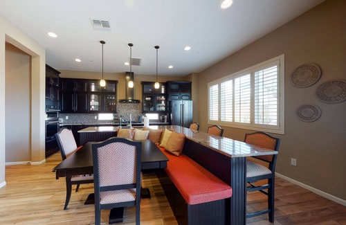Dove Mountain House | Southwestern stunner with enclosed yard, pool, putting green, & grill