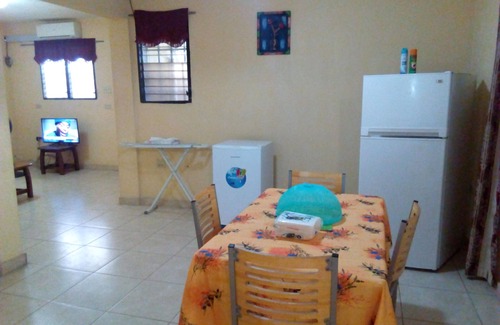 Petionville Apartment | Souvenir House: 4br, Wifi, TV, AC, 24h elect, Fridge.
