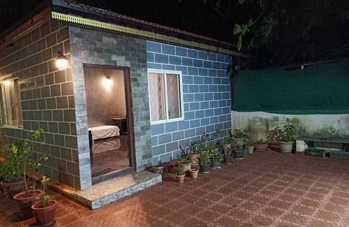 Jayanagar Cottage | Sovereign Cottage Steps from Nimhans Hospital.