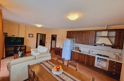 Castelnuovo di Garfagnana Villa | Spacious 7 bedroom, 8 bathroom villa, spa pool, walk to restaurants, great view.