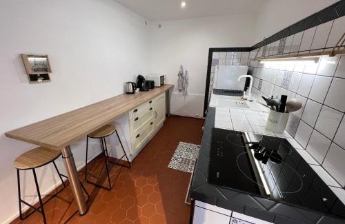 Saint-Brisson-sur-Loire House | Spacieuse Maison de Village - Baby-foot & Fléchettes