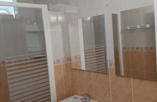 Sarcelles Apartment | Spacieux Appartement de 100 m2 Situé a 20 Minutes du Centre de Paris en Train