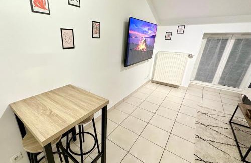 Bron Apartment | Spacieux & Charmant 2 chambres - Lyon Bron Eurexpo