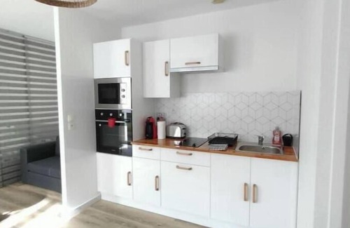 Clermont-Ferrand Apartment | Spacieux Studio Dans Résidence Avec Parking Privé