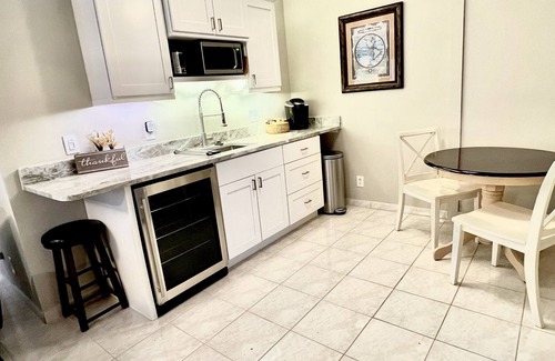 Wellington Villa | Spacious 1-bedroom just mins to WEF