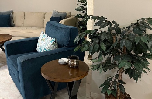 Wellington Villa | Spacious 1-bedroom just mins to WEF