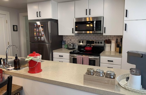 Seattle House | Spacious 1-bedroom vacation unit just 4 minutes to University of Washington