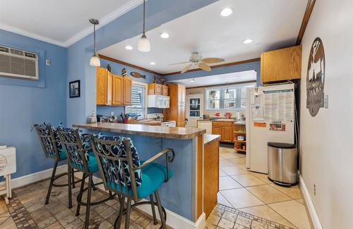 Wildwood House | Spacious 10 Bedroom Home: Short Walk to the Beach & Boardwalk
