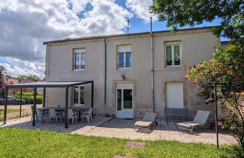 Mecrin Cottage | Spacious 10-Person Retreat with Garden, Terrace, and Modern Amenities in Scenic Mécrin