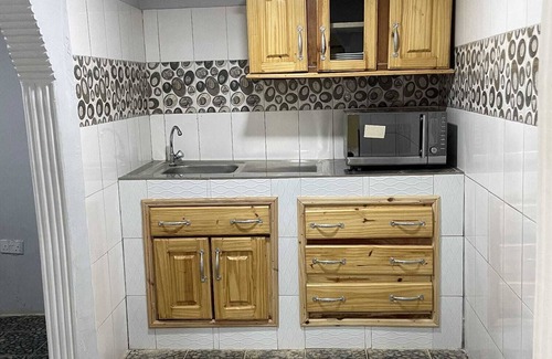 West Coast Division House | Spacious 11-bedroom apartment in marvelous Kunkajan-Jataya with AC, WiFi