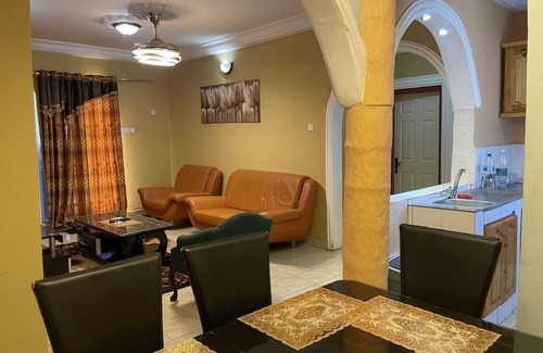 West Coast Division House | Spacious 11-bedroom apartment in marvelous Kunkajan-Jataya with AC, WiFi