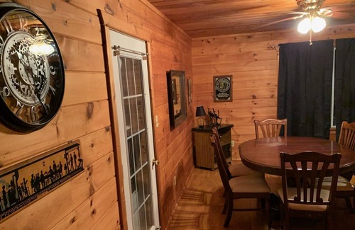 Dora Cabin | Spacious 1200sf cabin (5) in Ozark county near the river. Pets allowed.