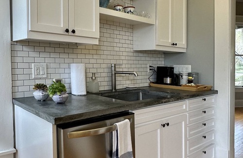 Duckpond House | Spacious 1912 Duckpond home in the heart of Downtown★