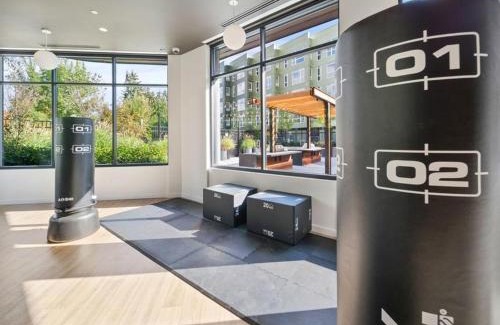 Downtown Apartment | Spacious 1Bedroom 1bath Heart of Redmond
