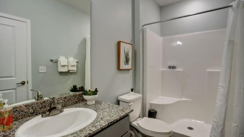 Downtown Apartment | Spacious 1Bedroom 1bath Heart of Redmond