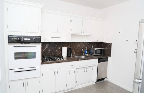 Douglas Apartment | Spacious 2/1 Coral Gables apt w/parking