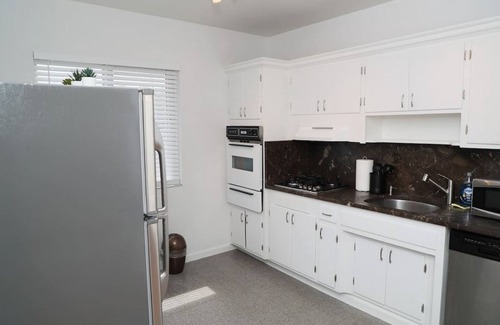 Douglas Apartment | Spacious 2/1 Coral Gables apt w/parking