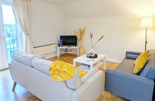 Ipswich Apartment | Spacious 2 bed 1 bath apartment with Parking in Ipswich