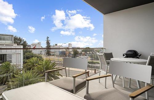 North Fremantle Apartment | Spacious 2-Bed Apartment in North Fremantle