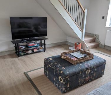 West Ilsley Apartment | Spacious 2 bed ensuite cottage