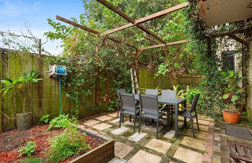 Randwick Apartment | Spacious 2-Bed Retreat with BBQ & Courtyard