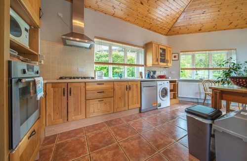 Knockaderry Cross Roads House | Spacious 2 bed stone cottage in the Wicklow Mountains