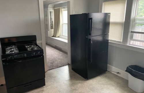 Garfield Heights Apartment | Spacious 2-bedroom apartment in fabulous Garfield Heights with AC, WiFi 17L