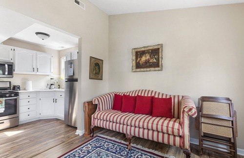 Lower Township Apartment | Spacious 2 Bed2 Bath Guest Suite Apt with HOT TUB and EV Charging