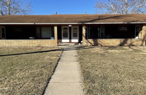 Thomasboro Apartment | Spacious 2 bedroom apartment