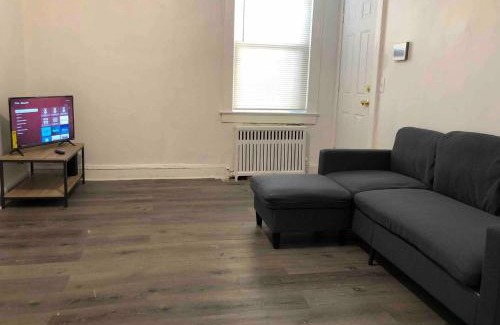 Paterson Apartment | Spacious 2 bedroom apartment with 1 bathroom and private street entrance