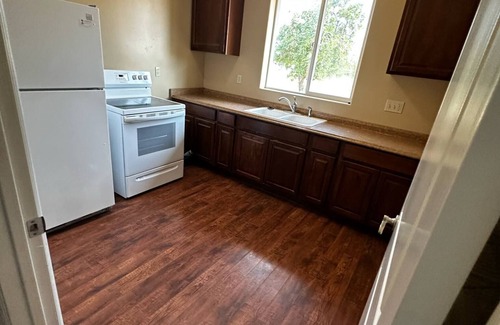 Lakeport House | Spacious 2-bedroom house with WiFi, AC in charming Lakeport. Full Kitchen.