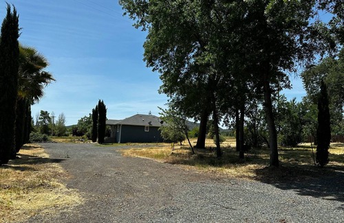 Lakeport House | Spacious 2-bedroom house with WiFi, AC in charming Lakeport. Full Kitchen.