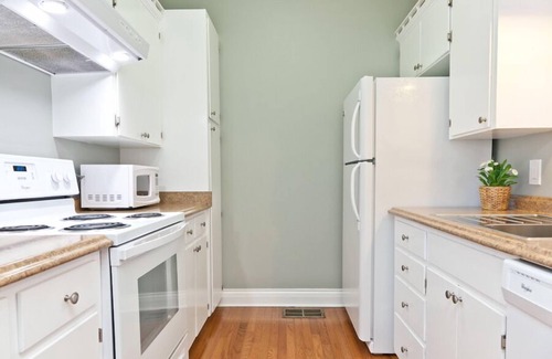 Hyde Park House | Spacious 2 Bedroom in Historic Hyde Park