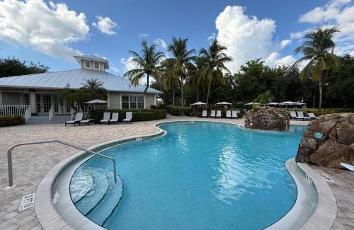 Naples Apartment | Spacious 2 bedroom Lely Resort condo Naples FL