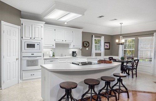 Magnolia House | Spacious 2 bedroom Magnolia retreat on 13 acres.