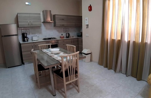Santa Maria Estate Villa | Spacious 2 bedroom sleep 5, swimming pool, AC/WiFi