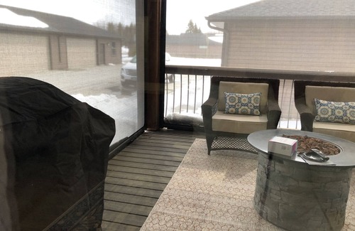 Grand Forks Condo | Spacious 2 Bedroom Private Entry Ground Floor Townhome