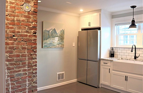Buffalo Apartment | Spacious 2 BR Near Buffalo/Niagara Falls