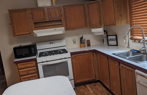Iowa City House | Spacious 28x80 Doublewide Home