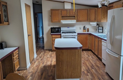 Iowa City House | Spacious 28x80 Doublewide Home